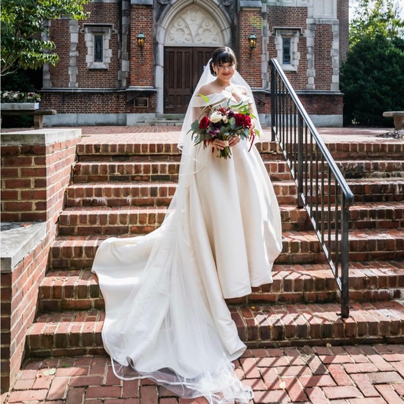 Essense of Australia D3232 wedding dress - Picture 4 of 10